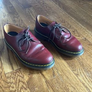 Vintage Dr. Martens 1461 SMOOTH LEATHER OXFORD Shoe in CHERRY RED SMOOTH LEATHER
